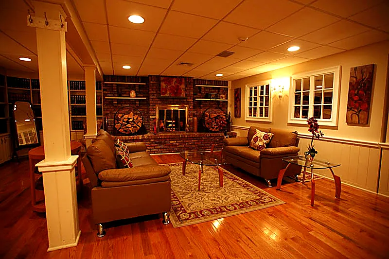 Long Island Venue, Suite